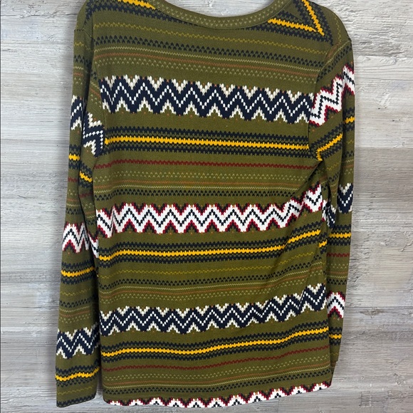 HOTGIFT Green Chevron Women's Button-Up Sweater - Picture 6 of 7